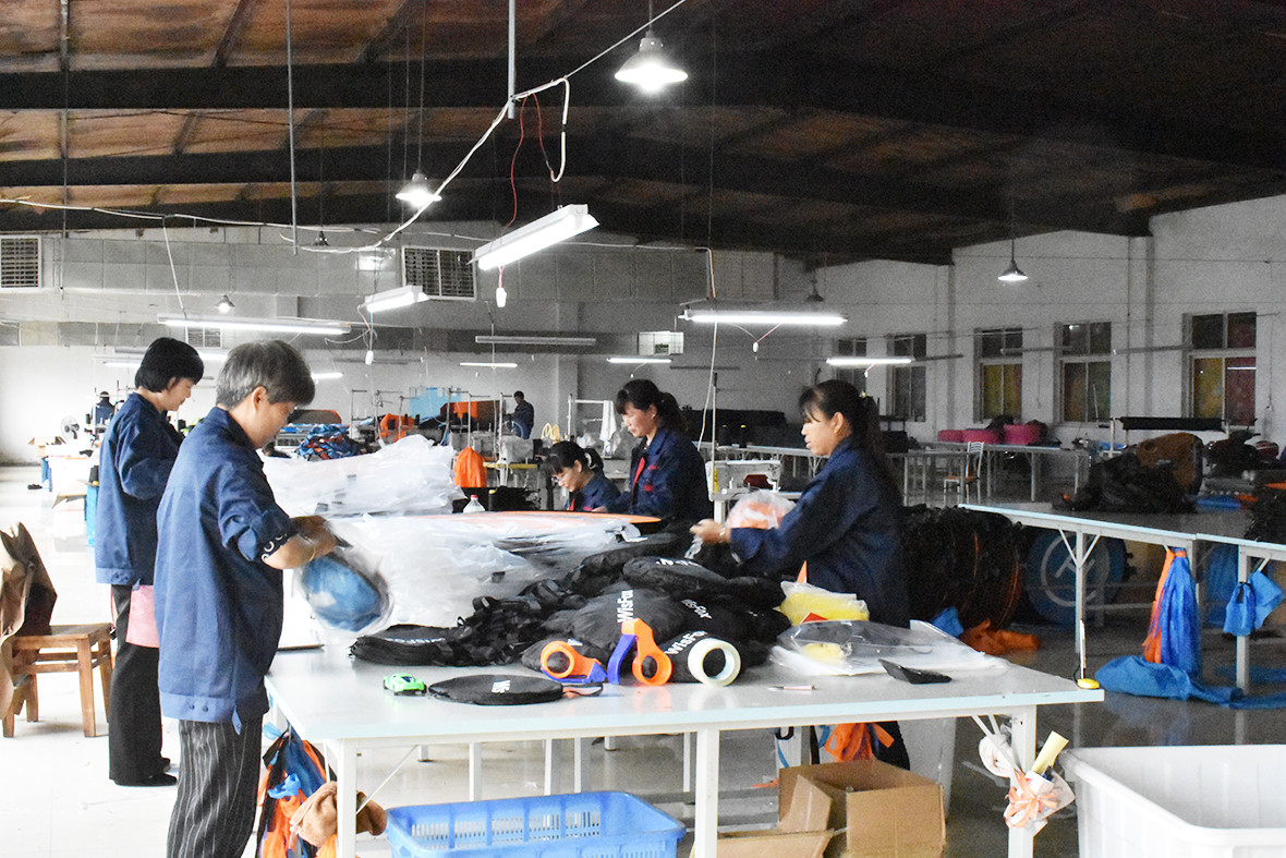 SHAOXING SHANGYU ENZE PHOTOGRAPHIC EQUIPMENT CO.,LTD. fabrika üretim hattı